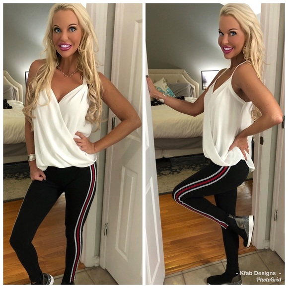 🛍ALMOST GONE! Side Stripe High Waisted Leggings - Picture 2 of 8